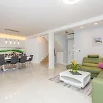 Nika By Interhome *